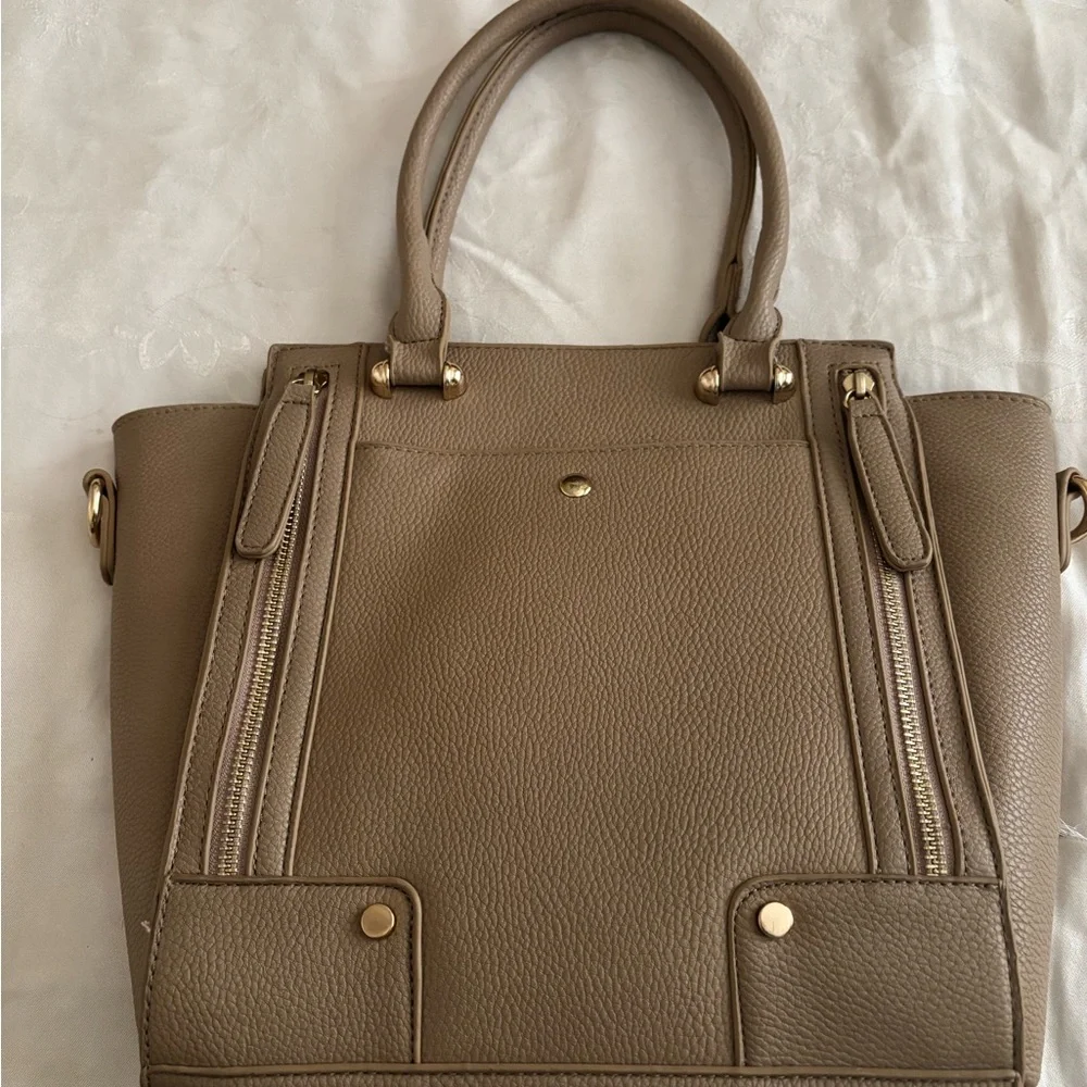 Elegant Tan Handbag